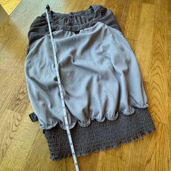 By & By Gray Shimmer Embellished Top Batwing Size Small - Picture 11 of 11